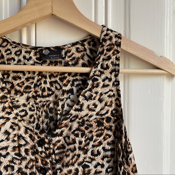 Sparkle & Fade Sleevless Hi-Lo Cheetah Print Top - Picture 4 of 10